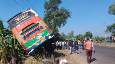 কুমিল্লায় সড়ক দুর্ঘটনায় নিহত ৩