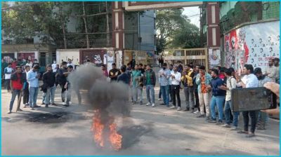 জবিতে ৩ দিন ধরে ছাত্রদলের পদবঞ্চিতদের বিক্ষোভ