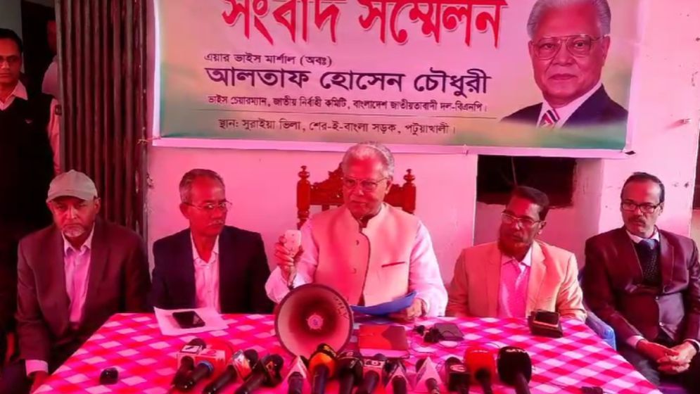 ‘ক্ষমতায় টিকে থাকতে ভারতকে সকল সুবিধা দিত হাসিনা’