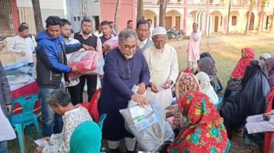 সুবিধা বঞ্চিত মানুষের মাঝে শীতবস্ত্র বিতরণ করুণা নয় : প্রিন্স