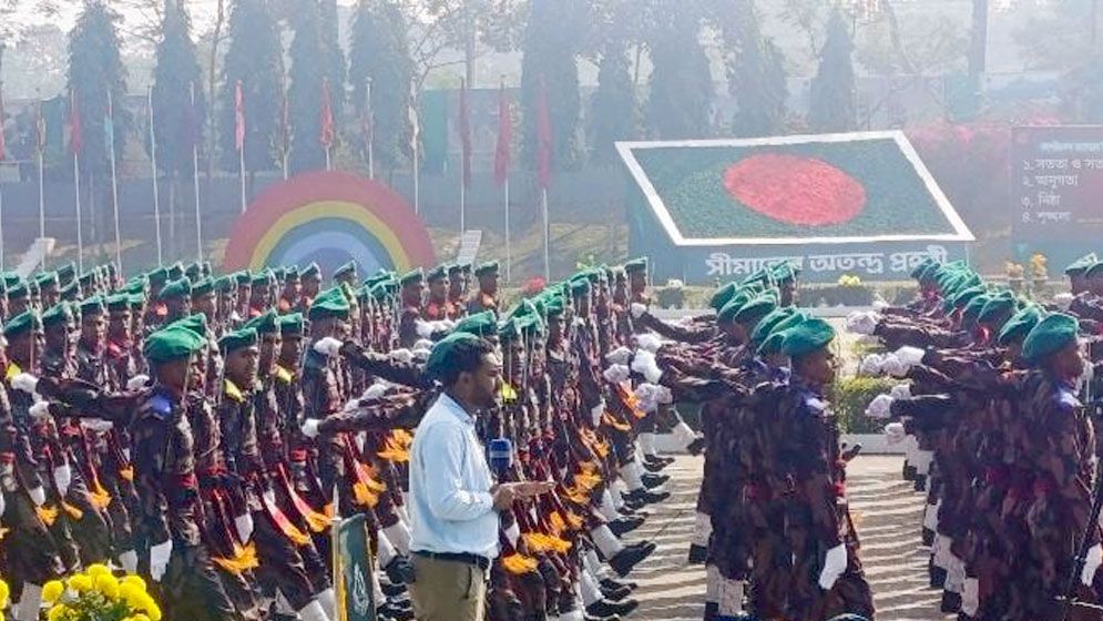 প্রতিপক্ষের কাছে পিঠ প্রদর্শন করবেন না : বিজিবিকে স্বরাষ্ট্র উপদেষ্টা