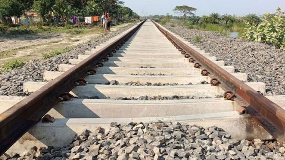 রাজধানীতে পৃথক ঘটনায় ট্রেনে কাটা পড়ে ২ নারীর মৃত্যু