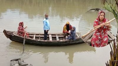 খাকদোনে নৌকা বেয়ে সংসার চালান লিলি