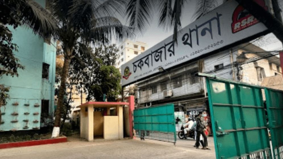 চুরি করতে গিয়ে গৃহিণীকে ছুরিকাঘাত