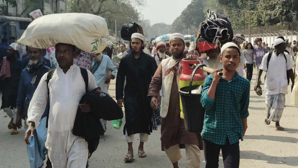 ইজতেমা শেষে ঘরমুখো মুসল্লিরা