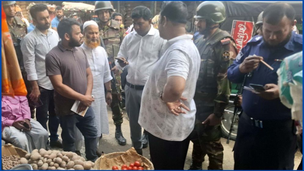 টাঙ্গাইলে ভোজ্যতেলের দাম নিয়ন্ত্রণে যৌথবাহিনীর অভিযান