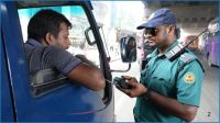 রাজধানীতি ট্রাফিক আইনে এক দিনে ১৩৫৫ মামলা