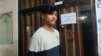 কুবিতে মাদক সেবনকালে বহিরাগত আটক