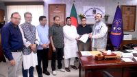 গণঅভ্যুত্থানে হামলাকারীদের বিচারসহ ১১ দাবি ঢাবি সাদা দলের