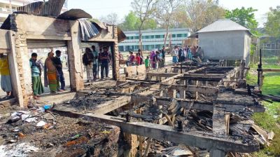 আলফাডাঙ্গায় ভয়াবহ অগ্নিকাণ্ড, পুড়ে ছাই ৮ দোকান