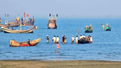 আটক ৫৬ বাংলাদেশি জেলেকে ফেরত দিল মিয়ানমার