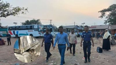 নেছারাবাদে ঢাকাগামী যাত্রীদের থেকে বাড়তি ভাড়া আদায়, জরিমানা