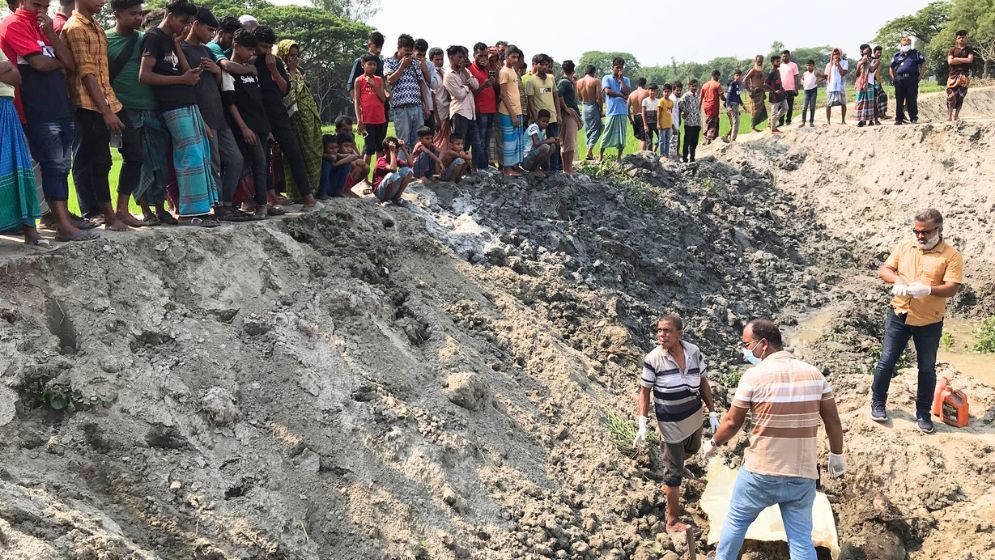 শিবপুরে অজ্ঞাত নারীর অর্ধগলিত মরদেহ উদ্ধার