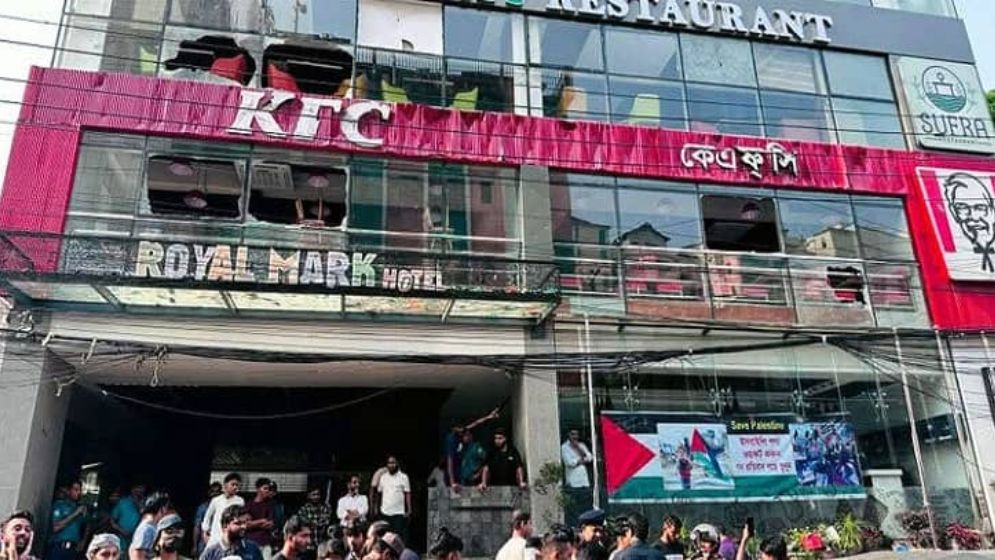দোকান ও ব্যবসাপ্রতিষ্ঠানে ভাঙচুর-লুটপাট, সারাদেশে গ্রেপ্তার ৪৯
