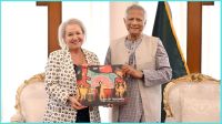 স্বাস্থ্যখাতের উন্নয়নে যুক্তরাজ্যের সহায়তা চাইলেন প্রধান উপদেষ্টা
