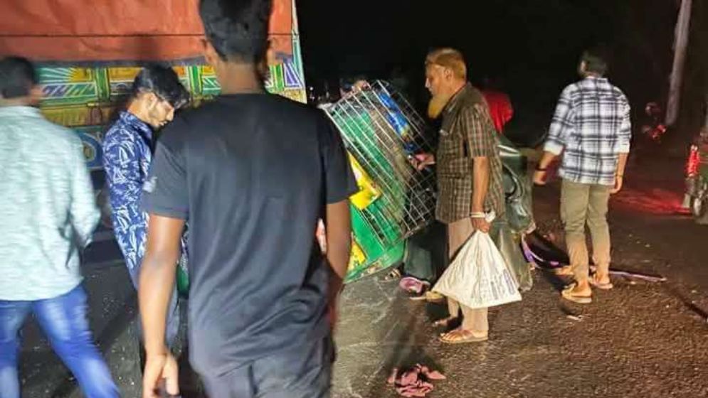 ফেনীতে সড়ক দুর্ঘটনায় নিহত ২