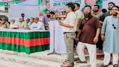 শহীদ মিনারে জুতো পায়ে জনসভা, সমালোচনার মুখে বিএনপি নেতা