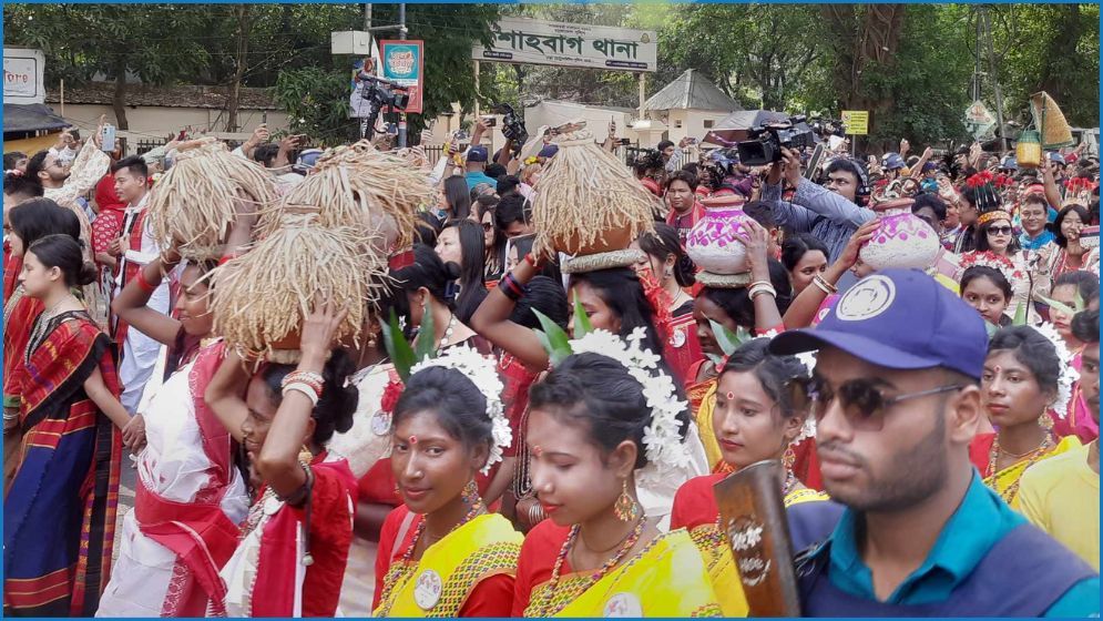 প্রাণের উৎসবে ঐতিহ্যের সেতুবন্ধন