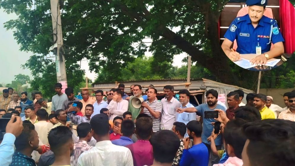 জিলাপিকাণ্ডে বদলি হওয়া ওসিকে ফেরাতে বিএনপির মিছিল