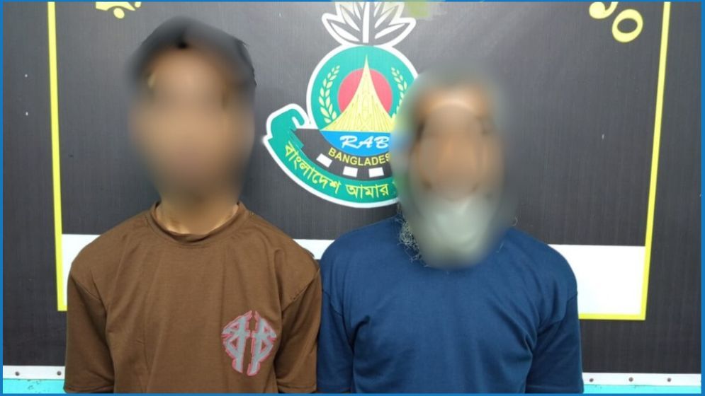 মুন্সীগঞ্জে ১২ কেজি গাঁজাসহ বাবা-ছেলে গ্রেপ্তার