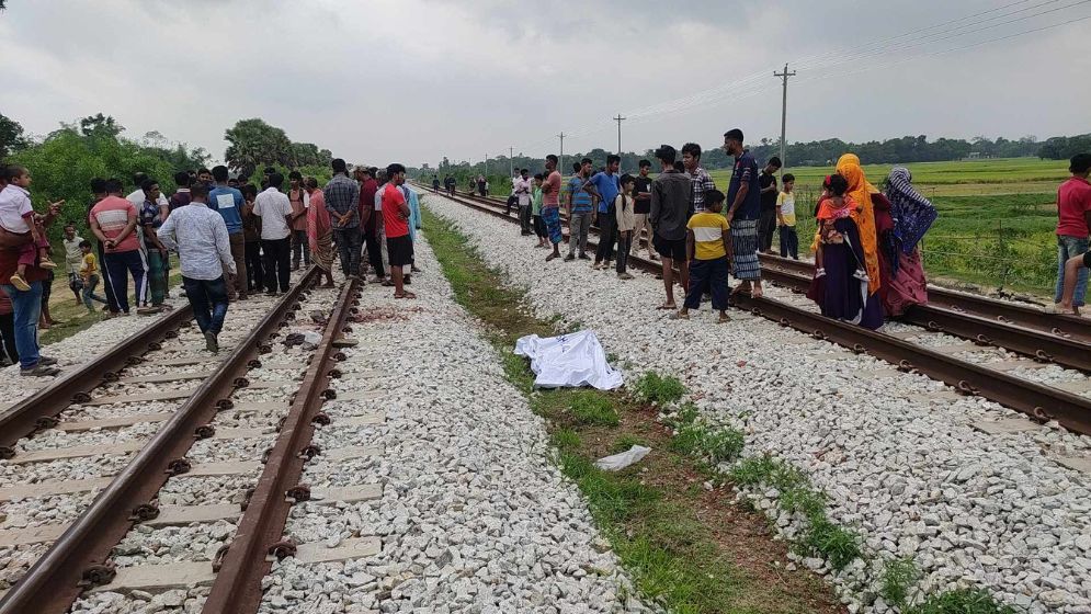 কুমিল্লায় ট্রেনে কাটা পড়ে ৩ জনের প্রাণহানি