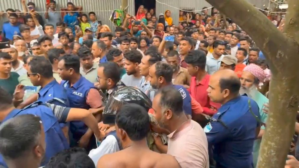 পারিবারিক কলহে স্বামীর হাতে স্ত্রী খুন