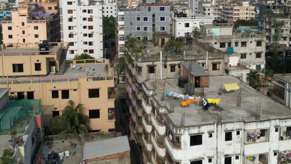 নিয়ম না মেনে গড়ে ওঠা নগর সাভার, ভবন ধসের শঙ্কা