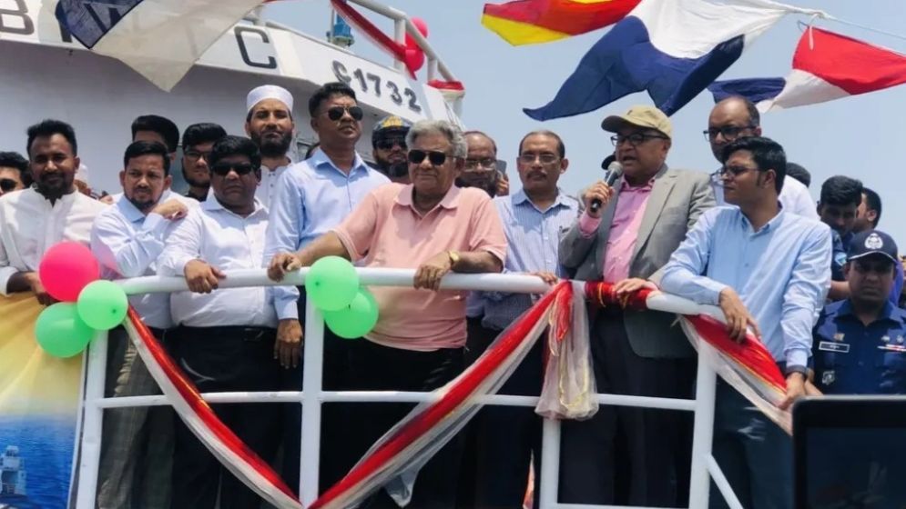 কক্সবাজার-মহেশখালী নৌপথে যুক্ত হলো আধুনিক সি-ট্রাক