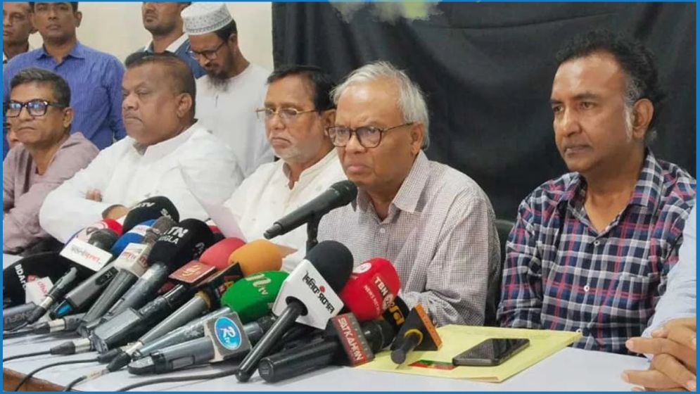 আ.লীগ নেতাদের ‘জামাই আদরে’ আদালতে নেওয়া হচ্ছে : রিজভী