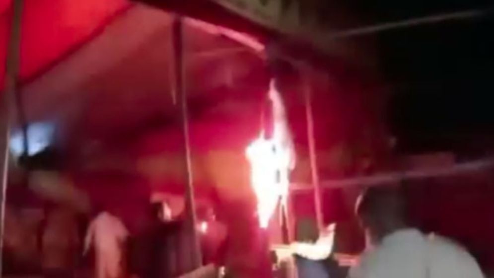 গাইবান্ধায় অশ্লীল নৃত্যের অভিযোগে প্যান্ডেল ভাঙচুর