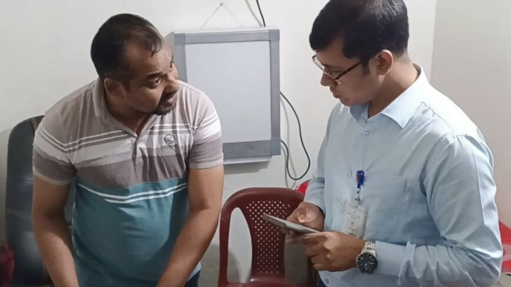 মানিকগঞ্জে আ.লীগ নেতা প্রদীপের ভুয়া চিকিৎসা, জরিমানা ৫০ হাজার