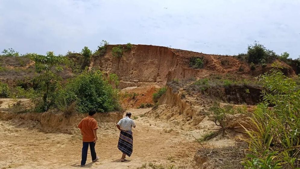 আনোয়ারায় পাহাড় ধসে ২ শিশু নিহত