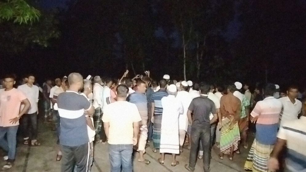 শৈলকুপায় পাওনাদাররা আটকে দিল গরু ব্যবসায়ীর জানাজা