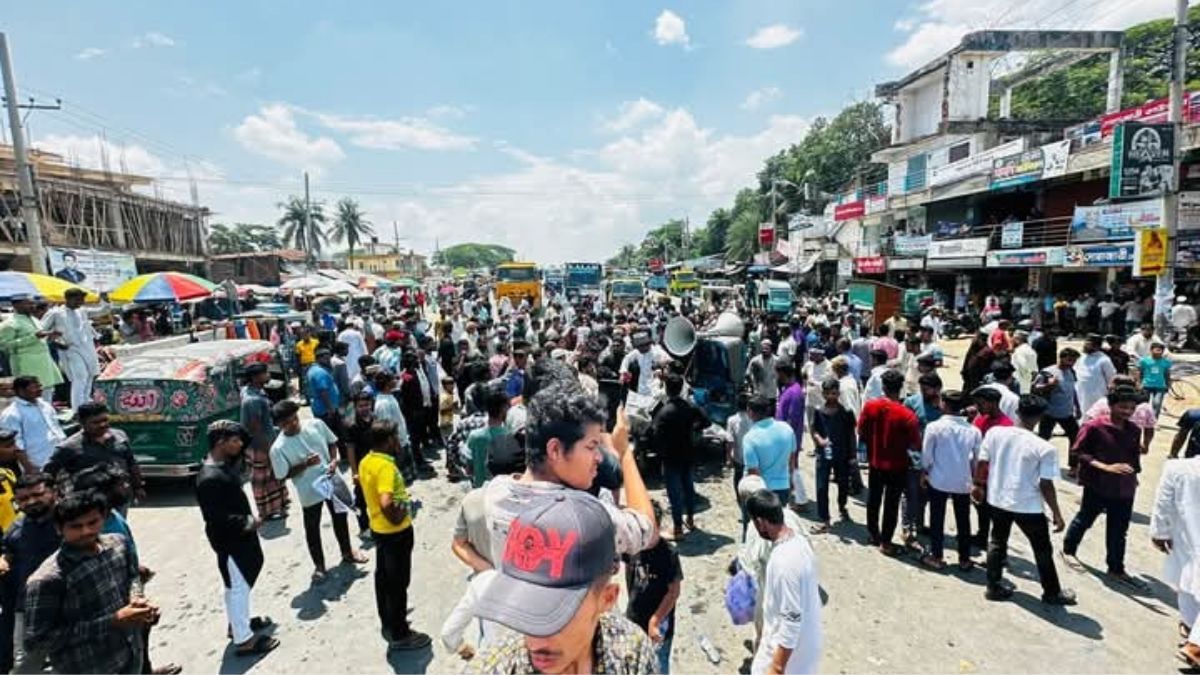 চন্দনাইশে মহাসড়ক অবরোধ