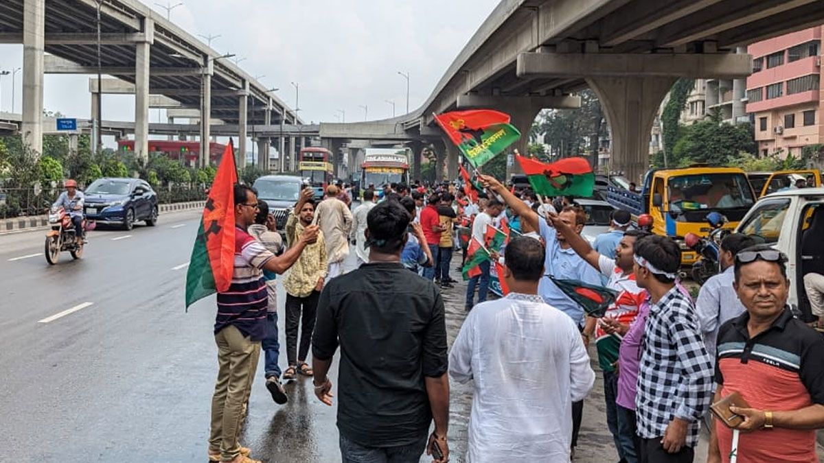খালেদা জিয়াকে বরণ করতে রাজপথে নেতাকর্মীদের ঢল