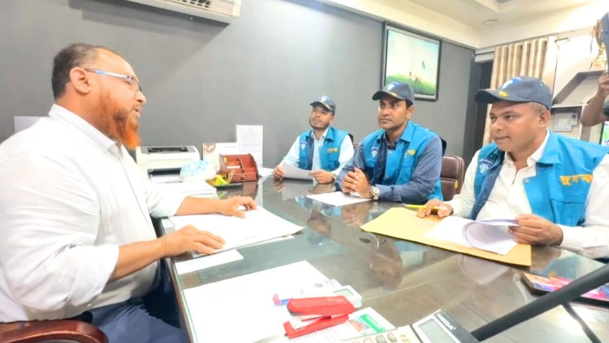 দেশজুড়ে বিআরটিএ অফিসে দুদকের অভিযান