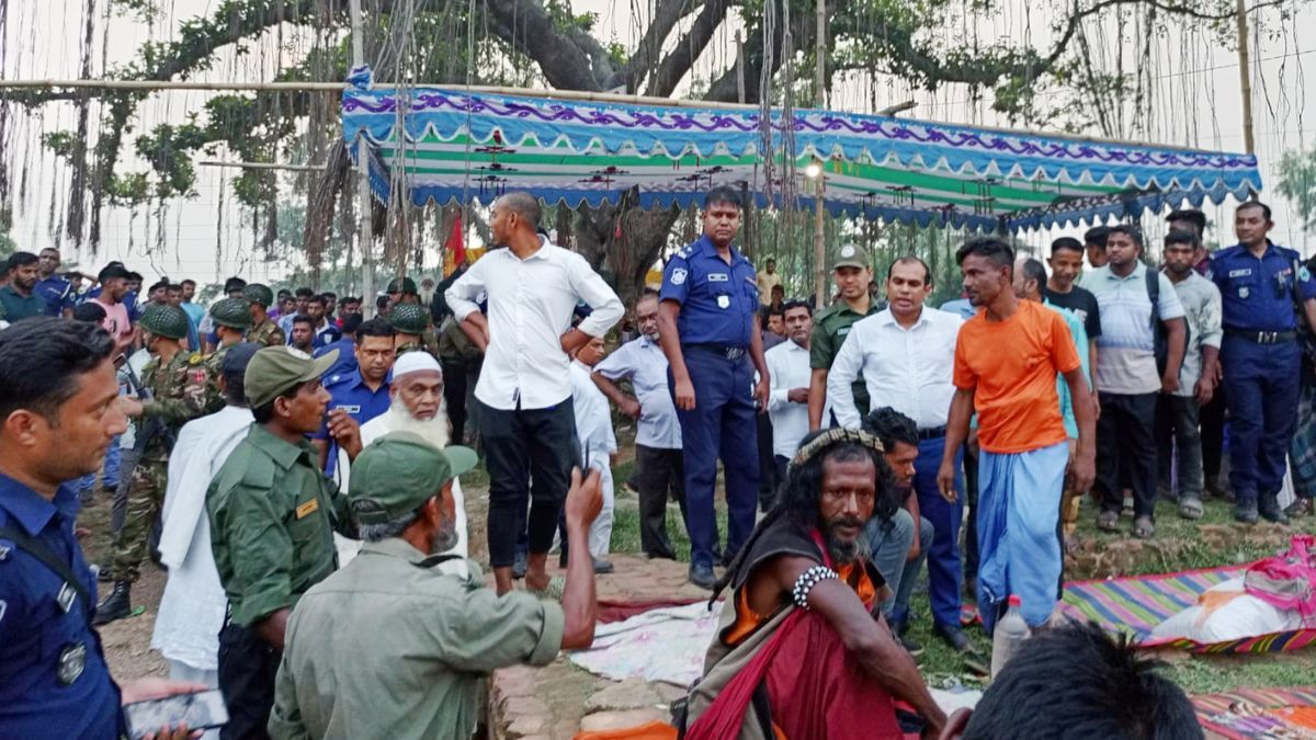 মাজারপাড়ায় গাঁজার আস্তানা, সংবাদ প্রকাশের পর অভিযান