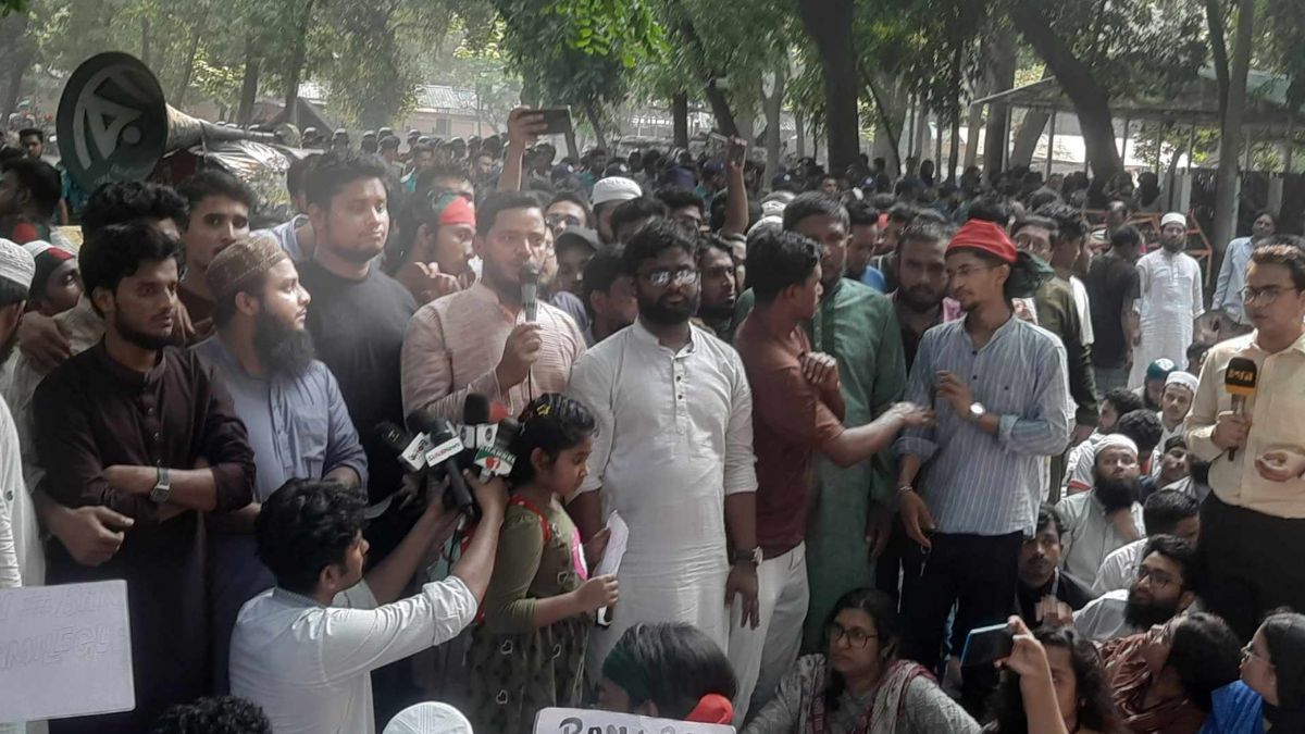 দুপুরের মধ্যে আ.লীগ নিষিদ্ধ করতে হবে : শফিকুল মাসুদ