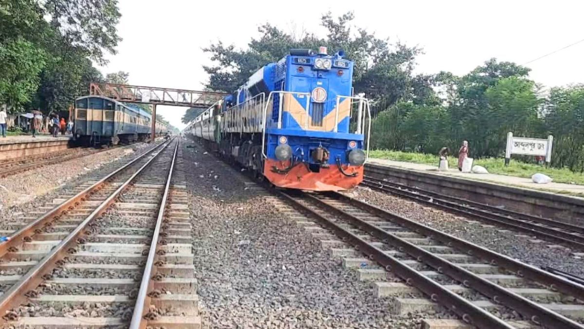 বনলতা এক্সপ্রেসে কাটা পড়ে ষাটোর্ধ্ব বৃদ্ধের মর্মান্তিক মৃত্যু