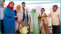 ‘গরবিনী মা-২০২৫’ সম্মাননায় ভূষিত আয়েশা আক্তার