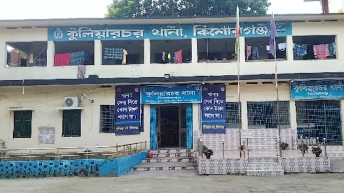 গাছ থেকে আম পাড়া নিয়ে সংঘর্ষ, নারী নিহত