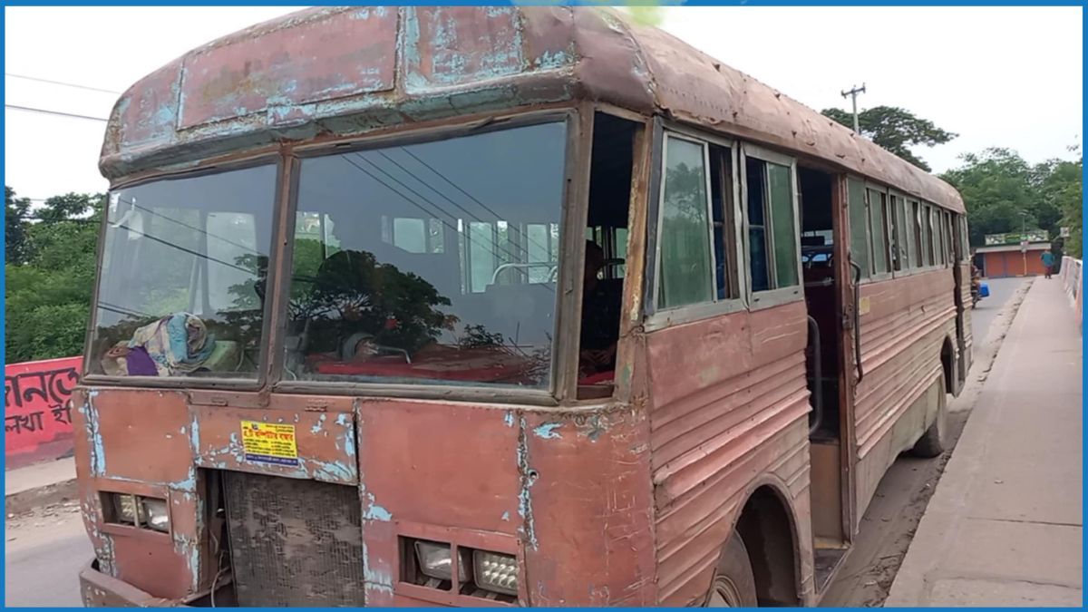 শ্রমিক পরিবহনে ৮৫ বছরের পুরোনো ‘মুড়ির টিন’
