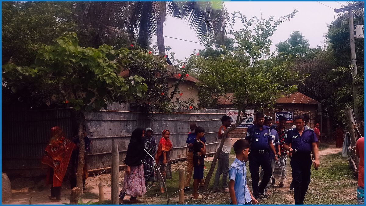 পুলিশ সদস্যের দায়ের কোপে কৃষকের কব্জি বিচ্ছিন্ন