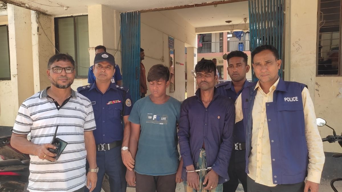 স্কুলছাত্র হত্যার পর অটোরিকশা ছিনতাই, ২ কিশোর গ্রেপ্তার