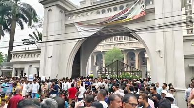 ইশরাককে মেয়র পদে বসানোর দাবিতে নগর ভবনে বিক্ষোভ