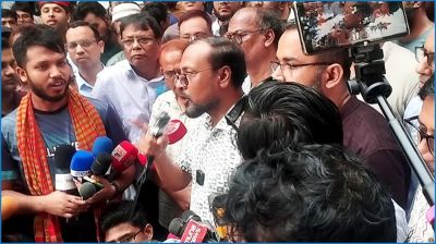 উপদেষ্টা মাহফুজের আচরণ ‘ফ্যাসিবাদী শক্তির মতো’ : জবি শিক্ষক