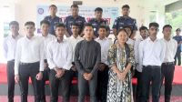 মাত্র ১২০ টাকা খরচে পুলিশে চাকরি পেল ৯ যুবক