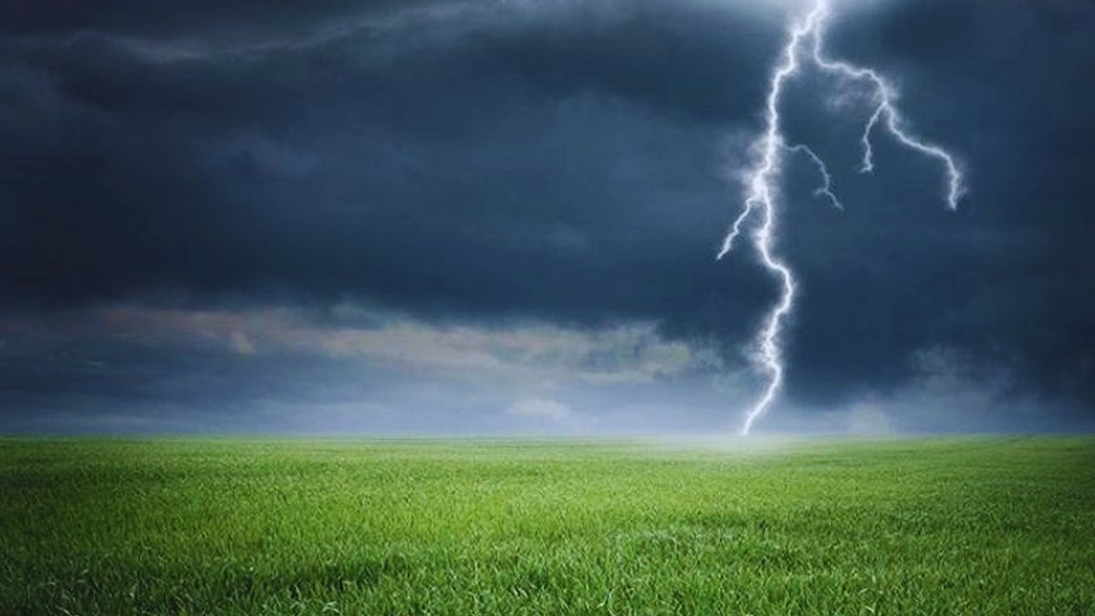 কিশোরগঞ্জে বজ্রপাতে কৃষকের মৃত্যু, আহত স্ত্রী