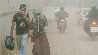 ছুটির দিনেও অস্বাস্থ্যকর ঢাকার বাতাস