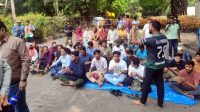 টানা তৃতীয় দিনে কাকরাইলে চলছে জবির আন্দোলন